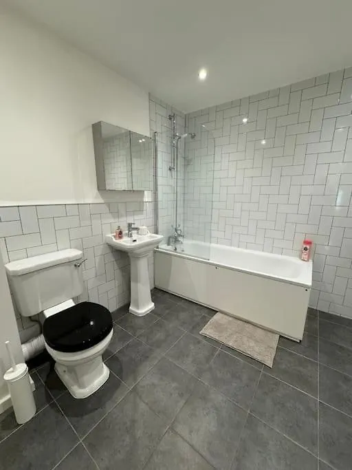 Comfy Flat For 6 In City Center Gs306 Sheffield 0*,  United Kingdom